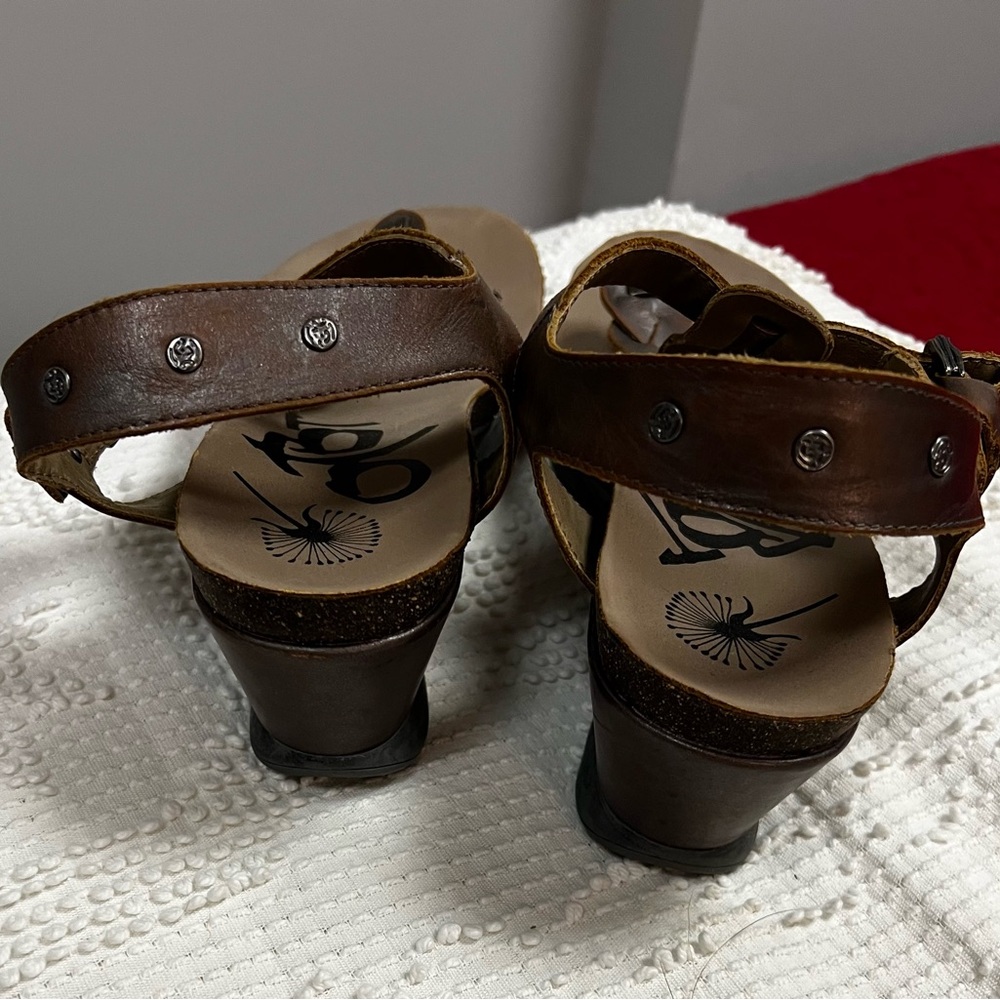OTBT Brown Braided Leather Sandals - Picture 2 of 5